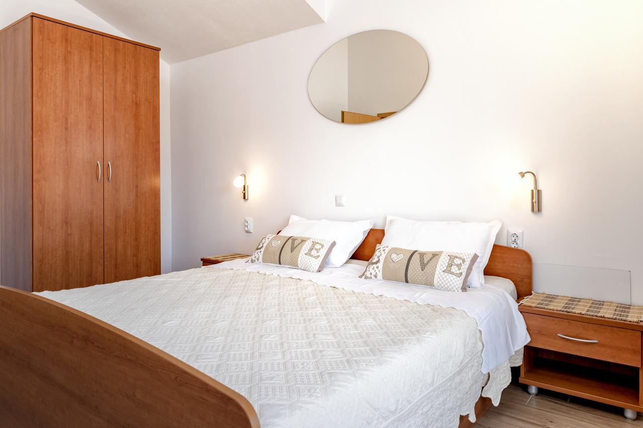 Apartments Markovic Stari Grad  Bagian luar foto