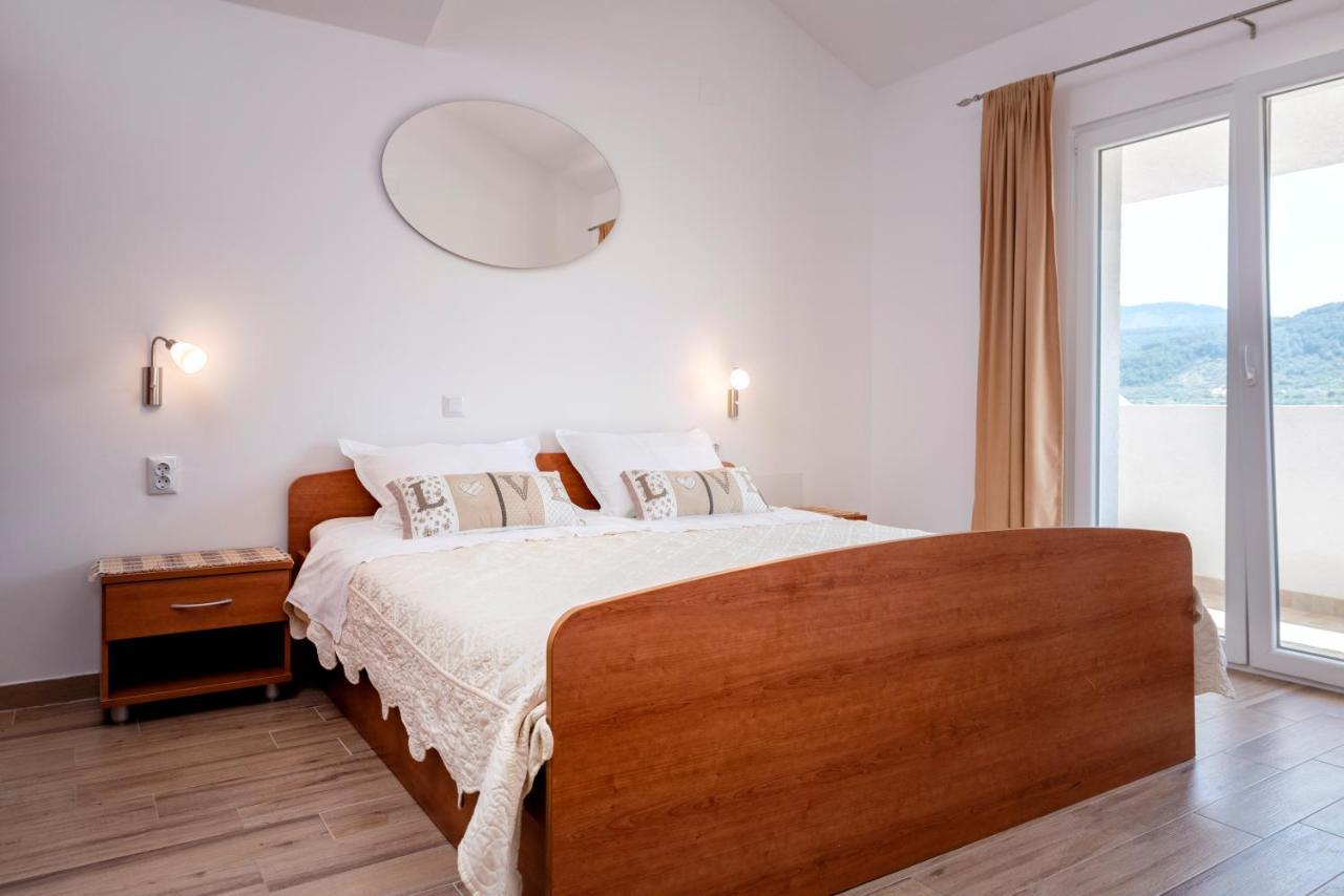 Apartments Markovic Stari Grad  Bagian luar foto